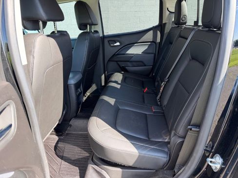 Used 2018 Chevrolet Colorado Z71 w/ Z71 Midnight Edition AWD/4WD image 13