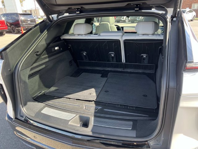 Used 2024 Cadillac Lyriq Sport w/ LPO, Floor Liner Package AWD/4WD image 10