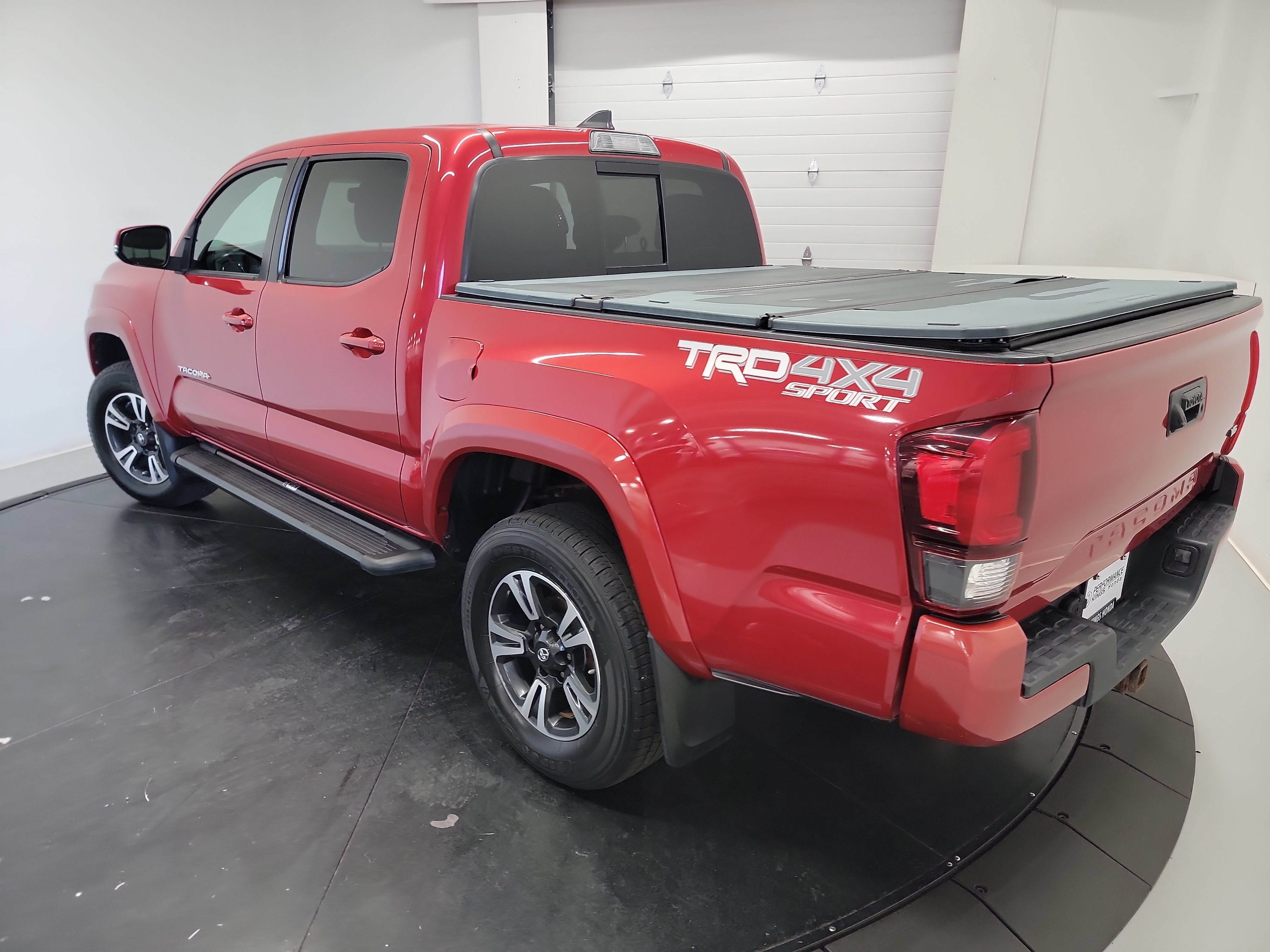 Used 2019 Toyota Tacoma TRD Sport AWD/4WD image 6
