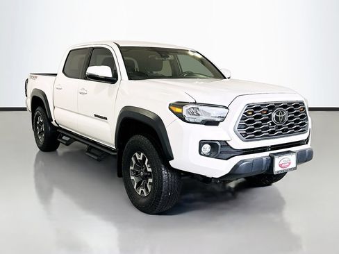 Used 2023 Toyota Tacoma TRD Off-Road AWD/4WD image 3