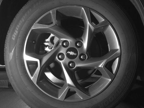 Used 2025 Chevrolet Trax LT w/ LT Convenience Package image 15