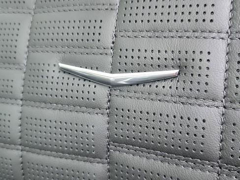 New 2026 Cadillac Escalade Platinum Sport w/ LPO, Floor Liner Package AWD/4WD image 18