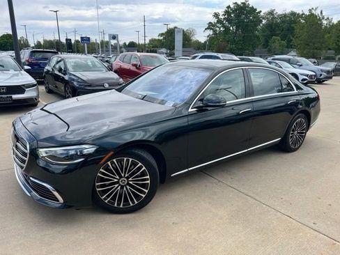 Used 2023 Mercedes-Benz S 580 4MATIC Sedan image 3