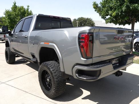 Used 2024 GMC Sierra 2500 AT4 w/ AT4 Premium Plus Package AWD/4WD image 5