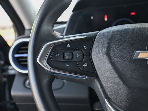 Used 2025 Chevrolet Trax LT w/ LT Convenience Package image 23