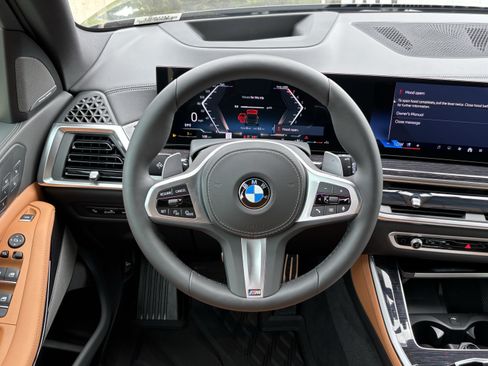 New 2026 BMW X5 xDrive40i w/ M Sport Package AWD/4WD image 18