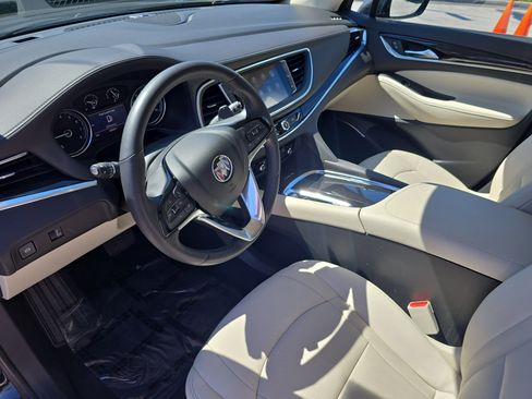 Used 2022 Buick Enclave Essence w/ Sport Touring Edition image 9