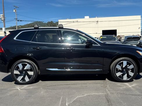 Certified 2023 Volvo XC60 T8 Ultimate image 9