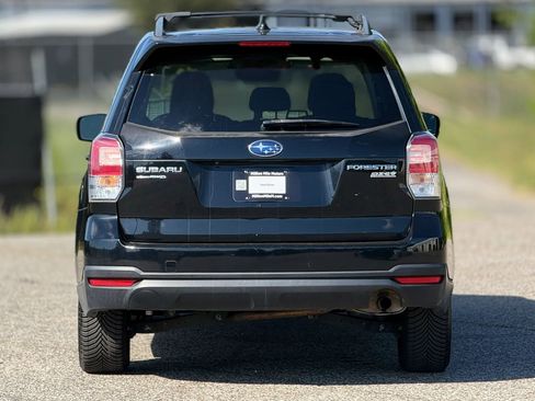 Used 2017 Subaru Forester 2.5i Premium w/ All-Weather Package image 4