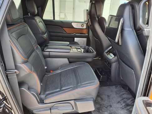 Used 2023 Lincoln Navigator L Black Label image 10