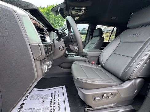 Used 2026 GMC Yukon Denali AWD/4WD image 47