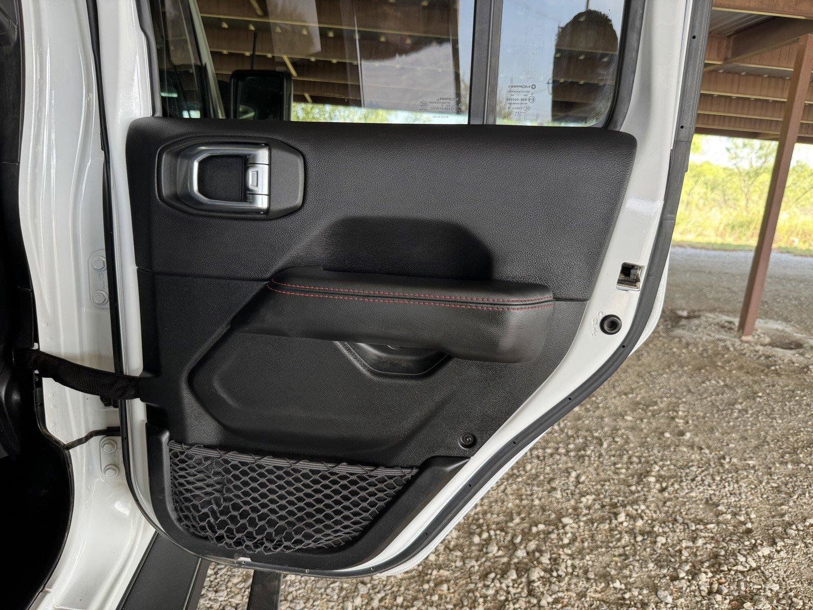 Used 2021 Jeep Wrangler Unlimited Rubicon AWD/4WD image 36