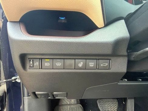 Used 2025 Toyota RAV4 Limited w/ Weather Package AWD/4WD image 7