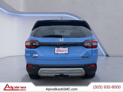 Used 2025 Honda Pilot TrailSport image 4