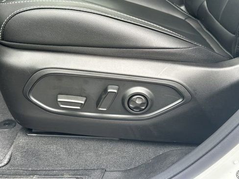 New 2025 Jeep Grand Cherokee L Limited image 10