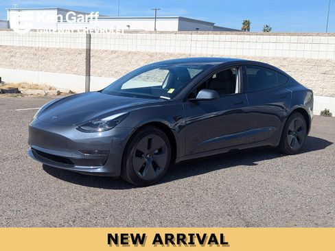 Used 2023 Tesla Model 3 Standard Range image 1