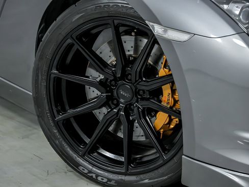 Used 2010 Nissan GT-R Premium image 4