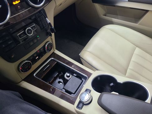 Used 2014 Mercedes-Benz GLK 350 4MATIC w/ Premium 1 Package image 27