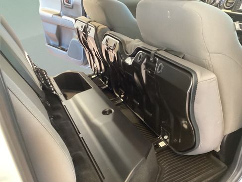 Used 2019 Toyota Tacoma SR5 AWD/4WD image 41