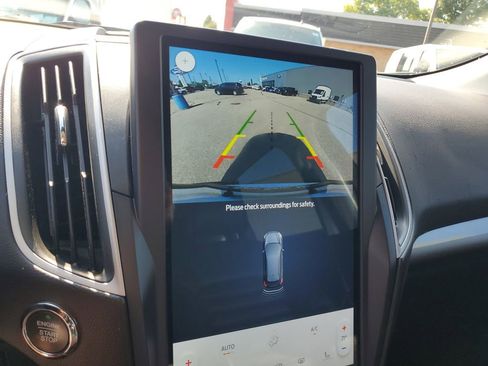 Used 2023 Ford Edge SEL image 24