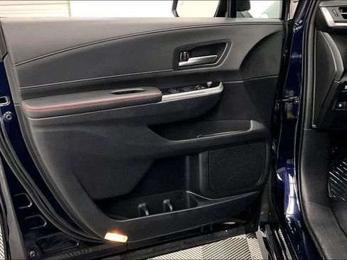 Used 2025 Toyota Sienna XSE FWD image 21