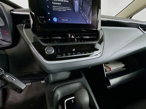 Used 2026 Toyota Corolla LE image 32