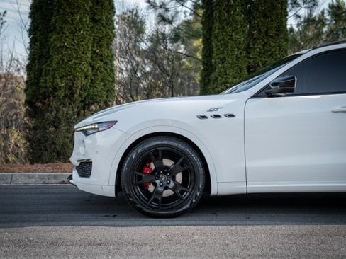 Used 2022 Maserati Levante GT image 9