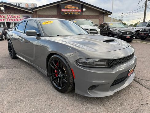 Used 2018 Dodge Charger R/T RWD image 2