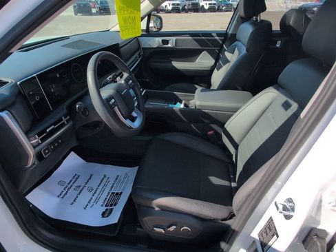 Used 2025 Hyundai Santa Fe Limited image 18