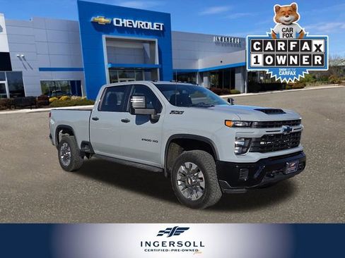 Used 2024 Chevrolet Silverado 2500 Custom w/ Custom Value Package image 1