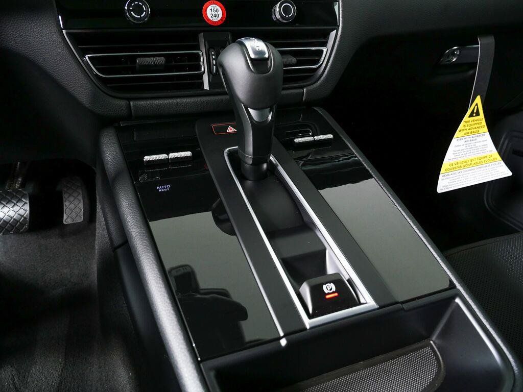 Certified 2026 Porsche Macan AWD/4WD image 18