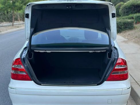 Used 2005 Mercedes-Benz E 320 Sedan image 5