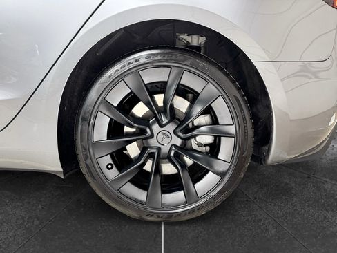 Used 2025 Tesla Model 3 Long Range AWD/4WD image 32