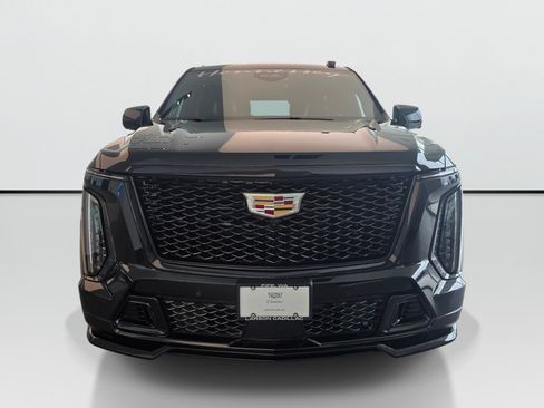 Used 2025 Cadillac Escalade V AWD/4WD image 9