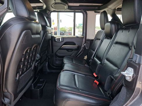 Used 2019 Jeep Wrangler Unlimited Rubicon AWD/4WD image 12