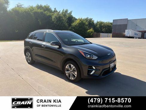 Certified 2022 Kia Niro EX FWD image 2