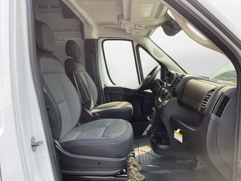 Used 2024 RAM ProMaster 2500 w/ Storage Group image 15