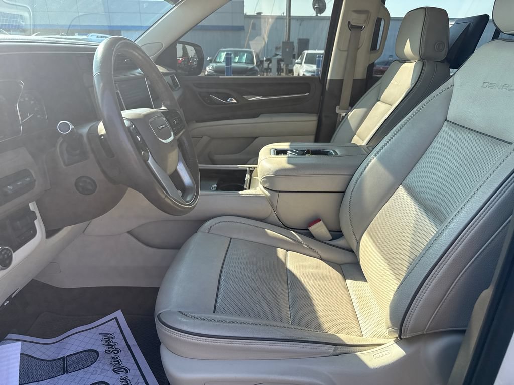 Used 2021 GMC Yukon Denali w/ Denali Ultimate Package RWD image 23