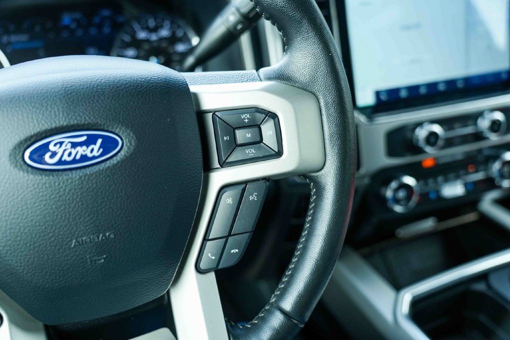 Used 2022 Ford F350 Lariat w/ Tremor Off-Road Package AWD/4WD image 31