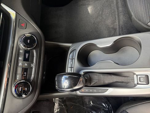 Used 2025 Buick Envista Preferred image 36