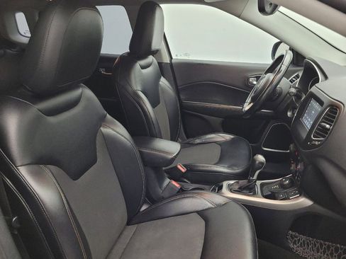 Used 2017 Jeep Compass Latitude w/ Popular Equipment Group AWD/4WD image 21