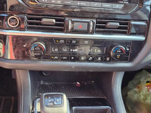 Used 2022 Nissan Pathfinder SV FWD image 20