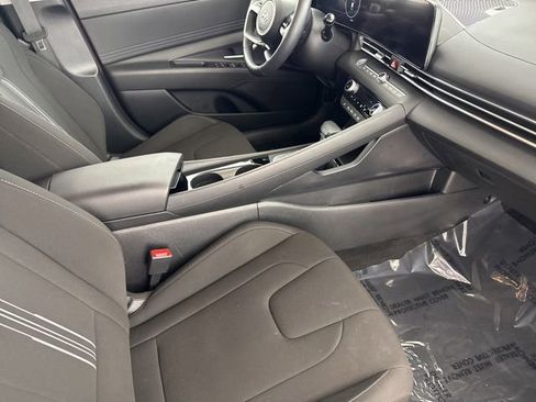 Used 2023 Hyundai Elantra SEL w/ Convenience Package FWD image 27