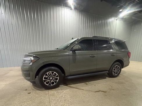 Used 2024 Ford Expedition XLT image 2