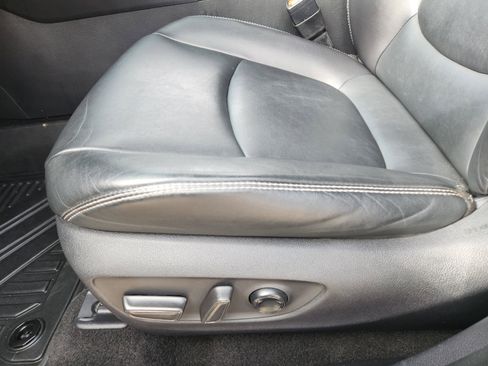 Used 2022 Toyota RAV4 XLE Premium AWD/4WD image 27