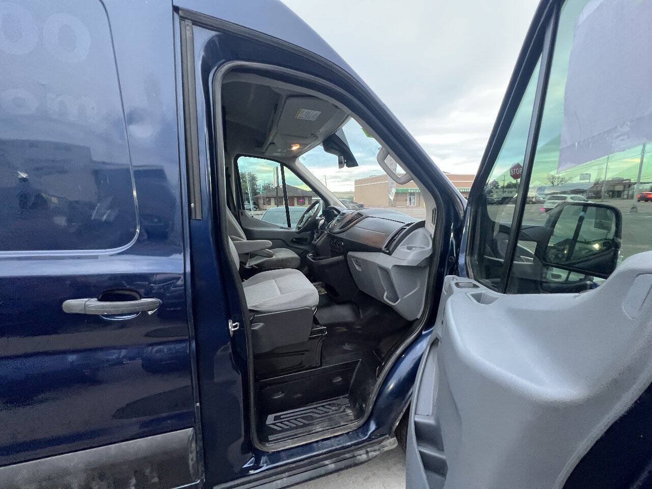 Used 2019 Ford Transit 250 148 Medium Roof RWD image 14