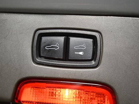 Used 2017 Porsche Cayenne Platinum Edition image 46