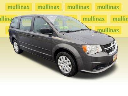 Used 2016 Dodge Grand Caravan American Value Package w/ UConnect Hands-Free Group