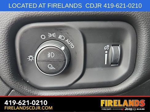 New 2026 RAM 1500 4x4 Crew Cab image 11