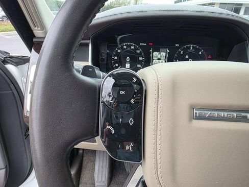 Used 2018 Land Rover Range Rover HSE image 17